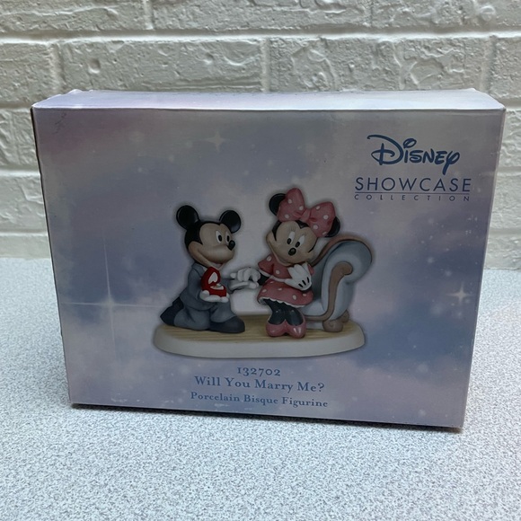Mickey/Minnie “Will You Marry Me?” Porcelain Figurine - Picture 6 of 9
